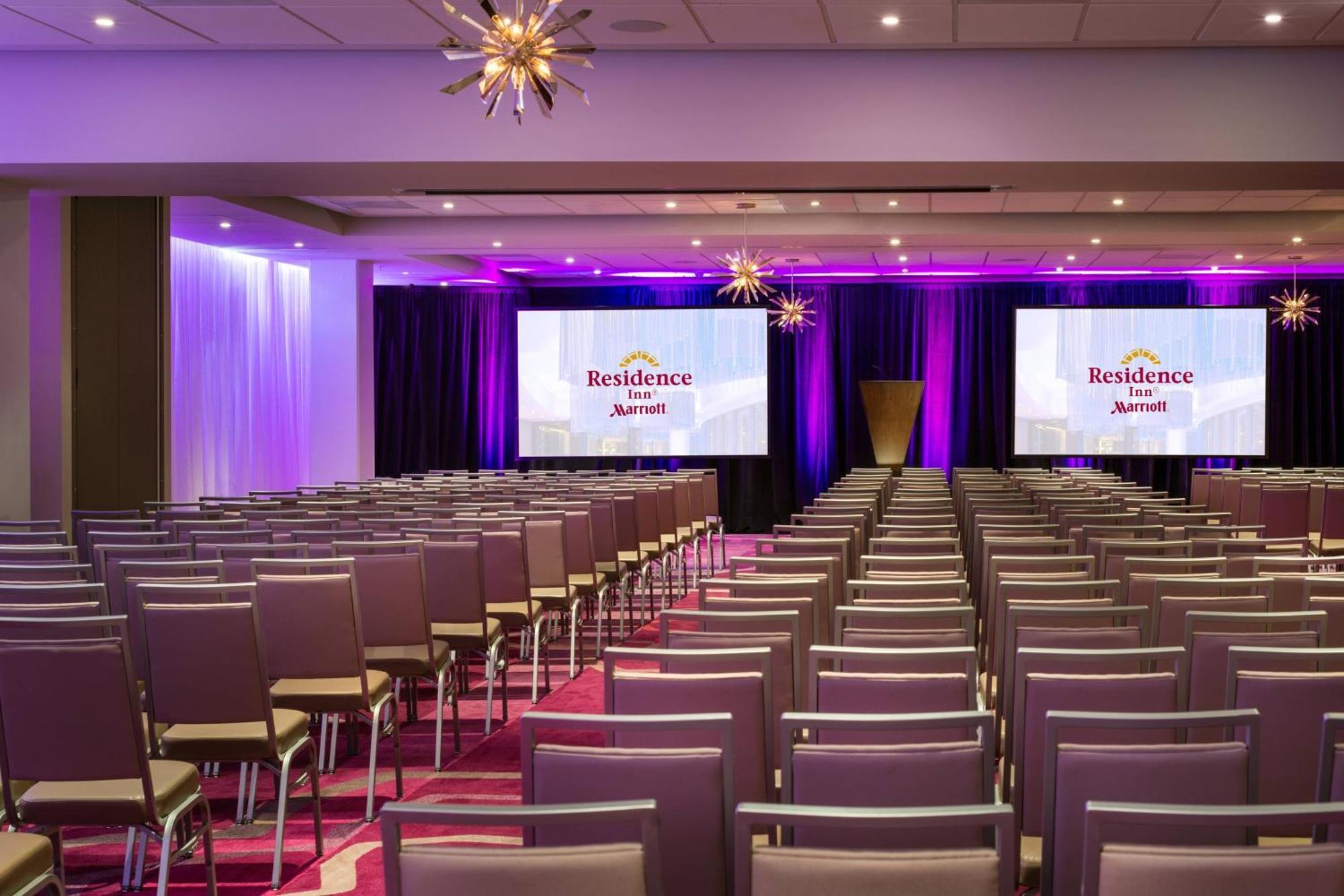 Hotel By Marriott Angeles L.a. Live 3*