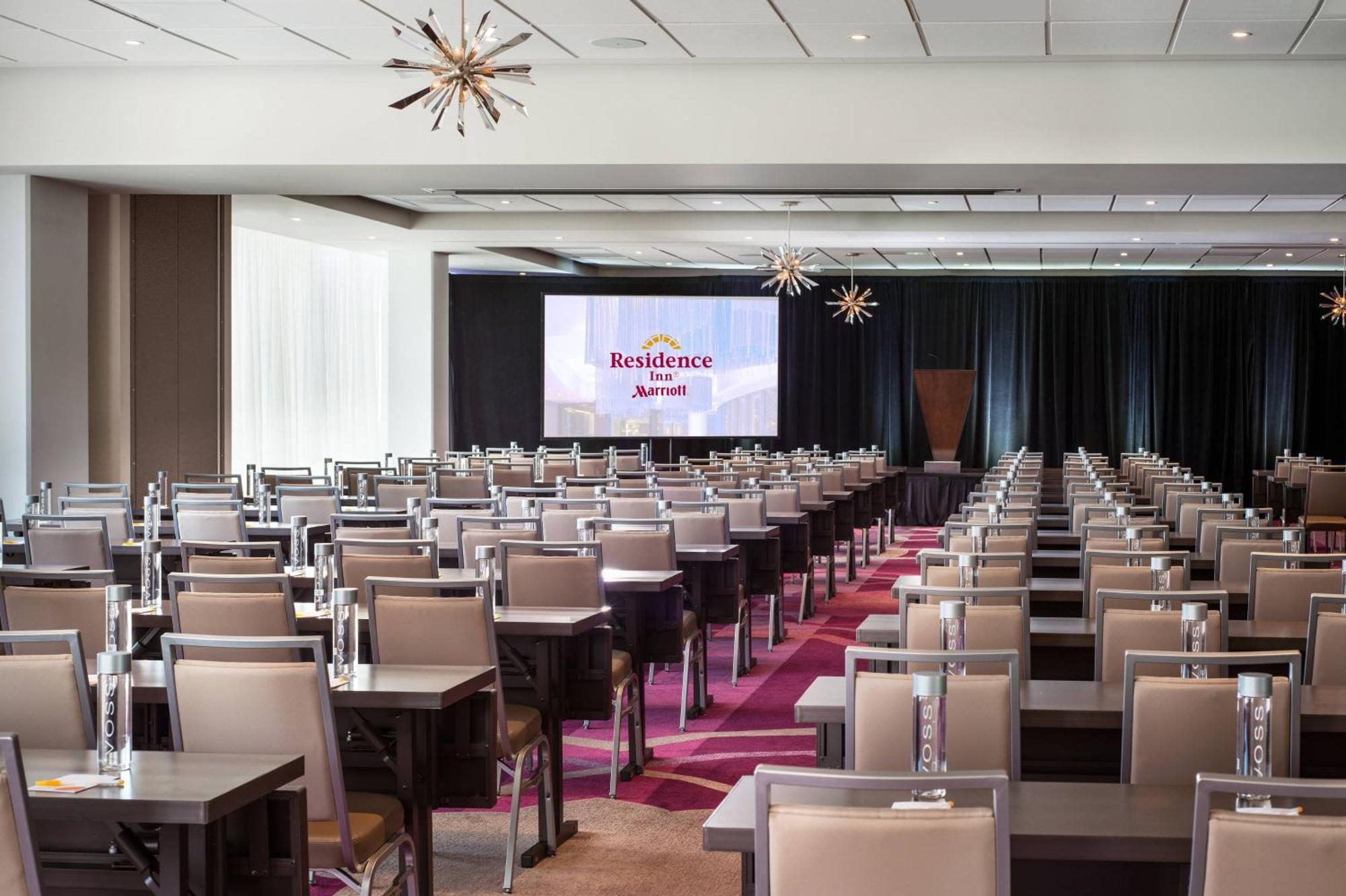 By Marriott Angeles L.a. Live Hotel 3*